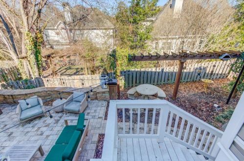 2721 Log Cabin Dr, Atlanta GA  30339-1546 exterior