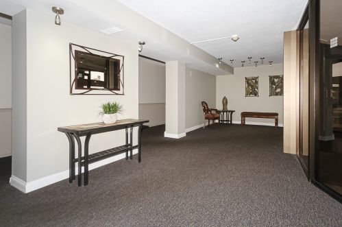 111 Baybrook Dr, Palatine, IL 60074-6464
