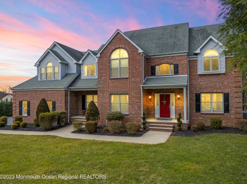 7 Fernwood Ct, Holmdel Village, NJ 07733-1351