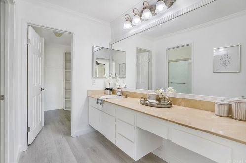 5215 Thorn Tree Ln, Irvine CA  92612-2346 exterior