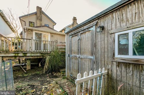 208 Pkwy Ave, Trenton NJ 08618-2749 exterior