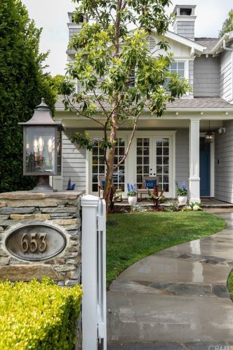 653 36th St, Manhattan Beach, CA 90266-3431