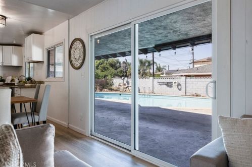 9241 Thistle Rd, Anaheim CA  92804-2327 exterior