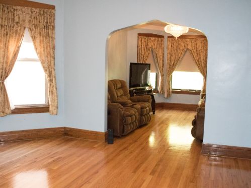 2313 Harding Ave, Chicago, IL 60647-2211