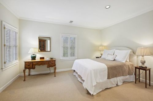 1041 Farmington Ln, Atlanta GA  30319-2811 exterior