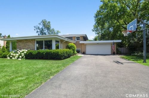 1407 Meadow Ln, Glenview, IL 60025-2345