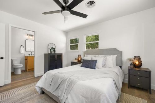 1909 Belford Dr, Austin TX  78757-8205 exterior