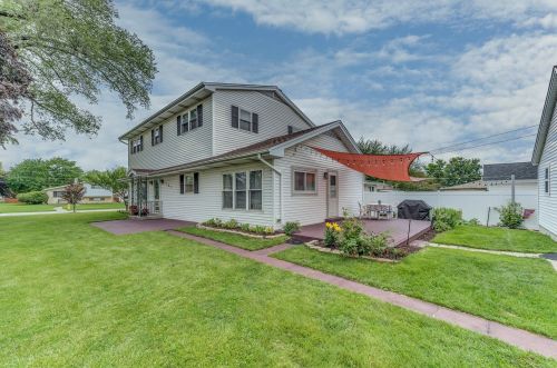 187 Crestview Ave, Elmhurst, IL 60126-1962