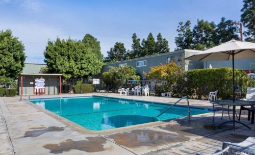 2101 Pacific Ave, Santa Ana CA  92706-2436 exterior