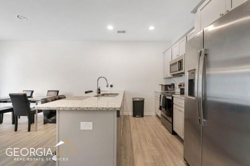 3132 Meadowstone Ln, Atlanta GA  30331-2939 exterior