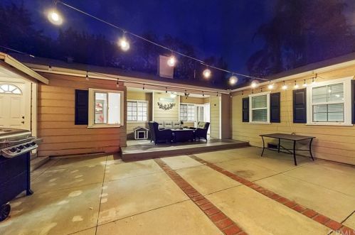 530 West St, Anaheim CA  92801-4707 exterior