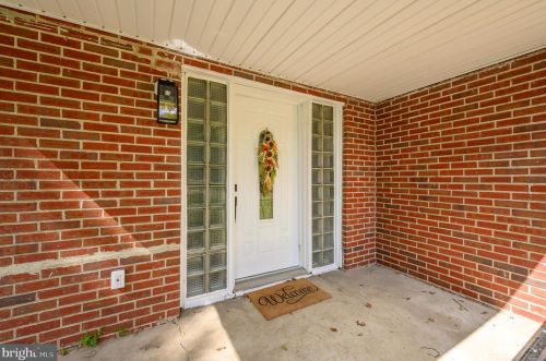 378 Eggerts Crossing Rd, Trenton, NJ 08638-1802