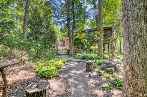 2740 Edgewood Ln, Bannockburn IL  60015-1617 exterior