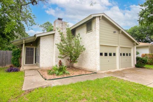 1604 Cripple Creek Dr, Austin TX  78758-5037 exterior