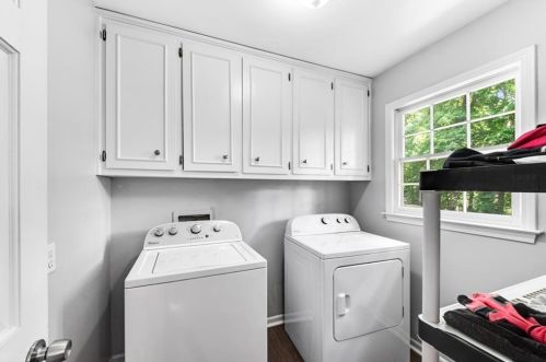 2976 Four Oaks Dr, Atlanta GA  30360-1752 exterior