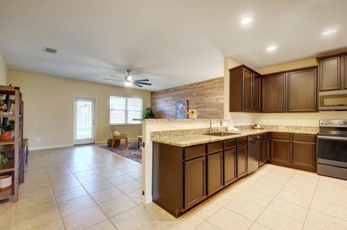 19805 James Mnr St, Webberville TX 78653 exterior