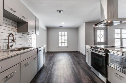 1905 Hilltop Dr, Garland TX 75042-8310 exterior