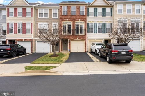 15597 John Diskin Cir, Woodbridge, VA 22191-6531