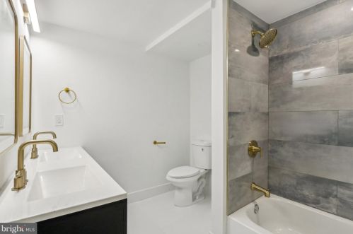 630 Jackson St, Philadelphia PA  19148-3226 exterior