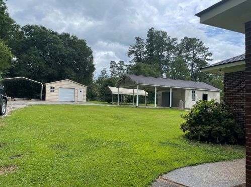 706 Woodland Dr, Kingstree, SC 29556-2632