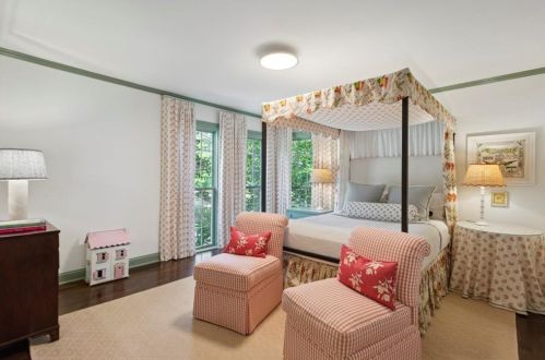 2035 Dellwood Dr, Atlanta GA  30309-1242 exterior