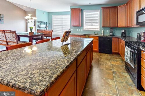 9 Hidden Creek Rd, Auburn, NJ 08085-1857