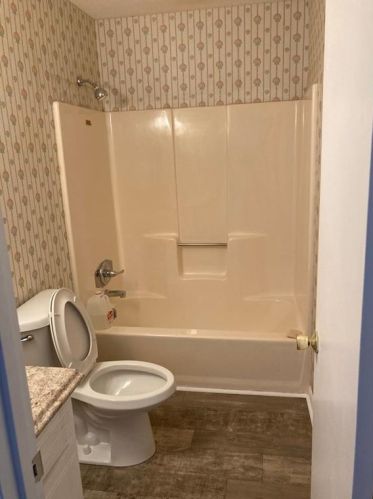 124 Stonehedge Dr, Warner Robins, GA 31088-5605