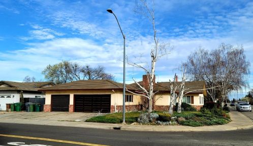 2227 Vine St, Lodi, CA 95242-3725