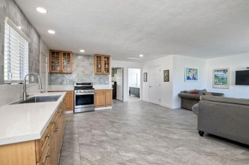 3547 Mira Pacific Dr, Oceanside CA  92056-3933 exterior