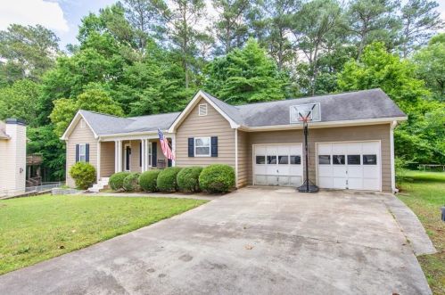 3280 Minuit Ct, Loganville, GA 30052-2186
