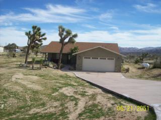 59155 Oleander Dr, Yucca Valley, CA 92284-5588