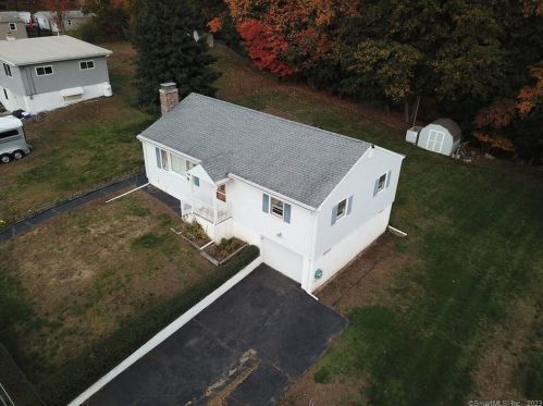 12 Saunders Ln, Waterbury, CT 06712-1325