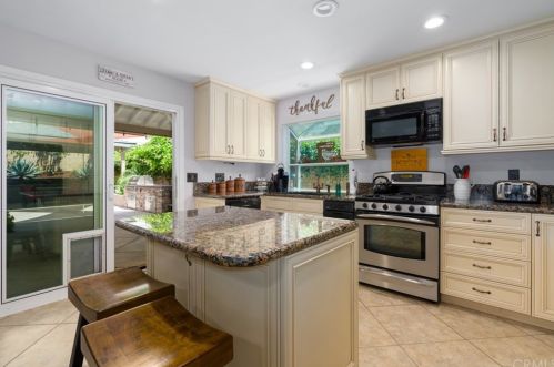7705 Northfield Ave, Anaheim, CA 92807-2417