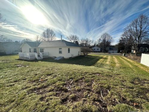 84 Mccormick Ln, Middletown CT  06457-2076 exterior