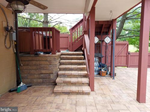 7731 Bristol Square Ct, Springfield VA  22153-3119 exterior