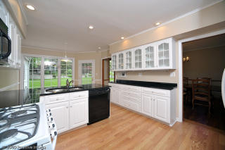 9 Bodin St, Oak Brook IL  60521-3101 exterior