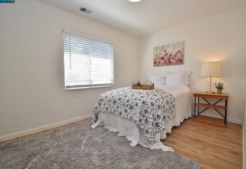 1061 Oak Grove Rd, Concord CA  94518-3129 exterior