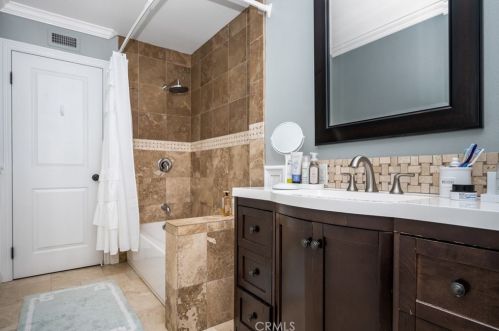 2405 Avalon Ave, Santa Ana CA 92705-7903 exterior