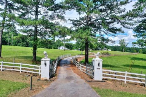 2490 H D Atha Rd, Monroe, GA 30655-5859