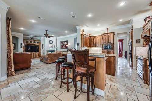 2221 Southern Oaks Dr, Cedar Hill TX 75104-6414 exterior