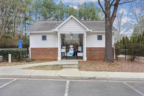 102 Spring Heights Ln, Smyrna GA  30080-3757 exterior