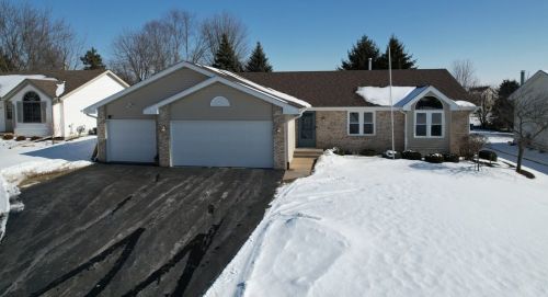 977 Stonefield Ln, Rockford, IL 61108-2592