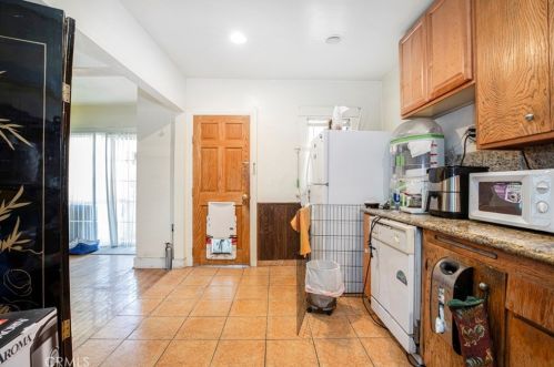 913 Maple St, Glendale CA  91205-1828 exterior