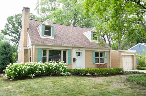 706 Deerpath Dr, Bannockburn IL  60015-4163 exterior