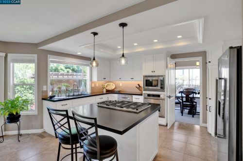 2210 Castro St, Pacheco, CA 94553-3247