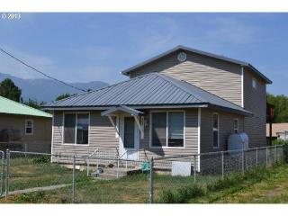 304 Montclair St, Enterprise OR  97828-1256 exterior