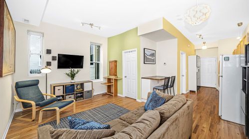 1427 Superior St, Chicago, IL 60642-6180
