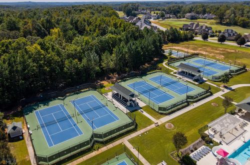 2414 Cotton Gin Row, Jefferson GA  30549-8811 exterior