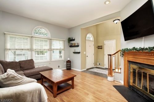 431 Chapman Ct, Hackettstown NJ  07840-1644 exterior