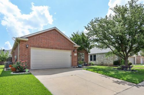 8408 Ram Ridge Rd, Fort Worth, TX 76137-5930